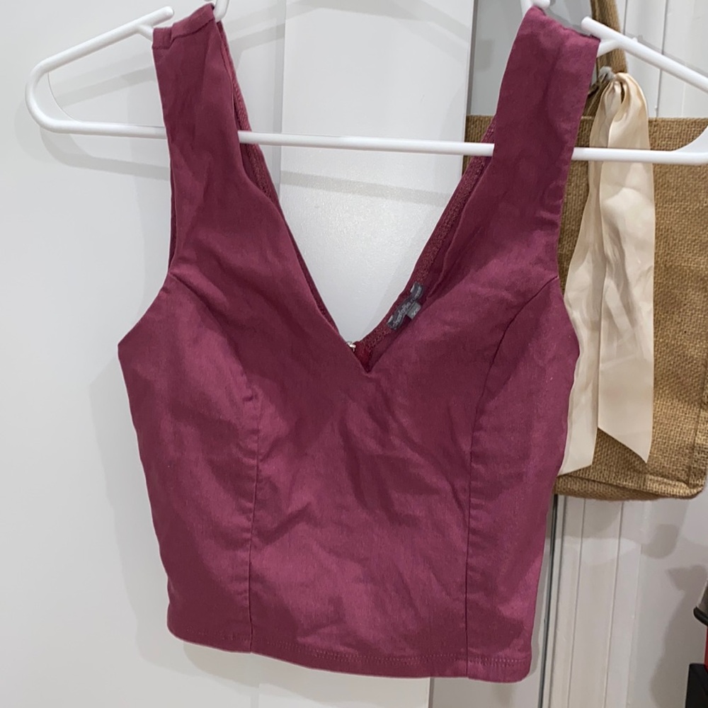 Stretchy fitted crop top